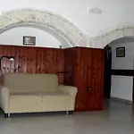 Πανσιόν Holiday Residence 4*