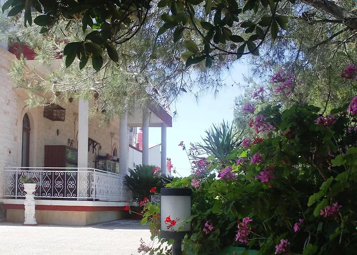 Holiday Residence Гостевой дом