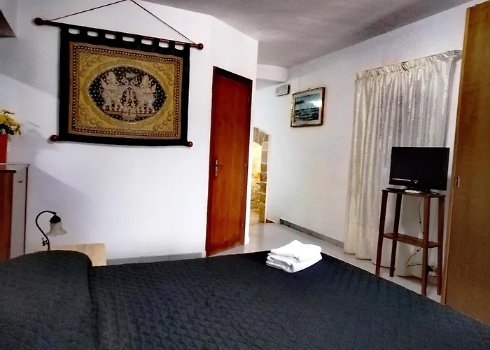 Holiday Residence Гостевой дом 3*