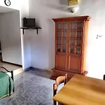 Holiday Residence 게스트하우스 4*